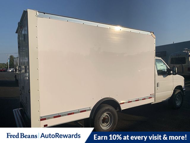 2026 Ford E-350 Base photo 4