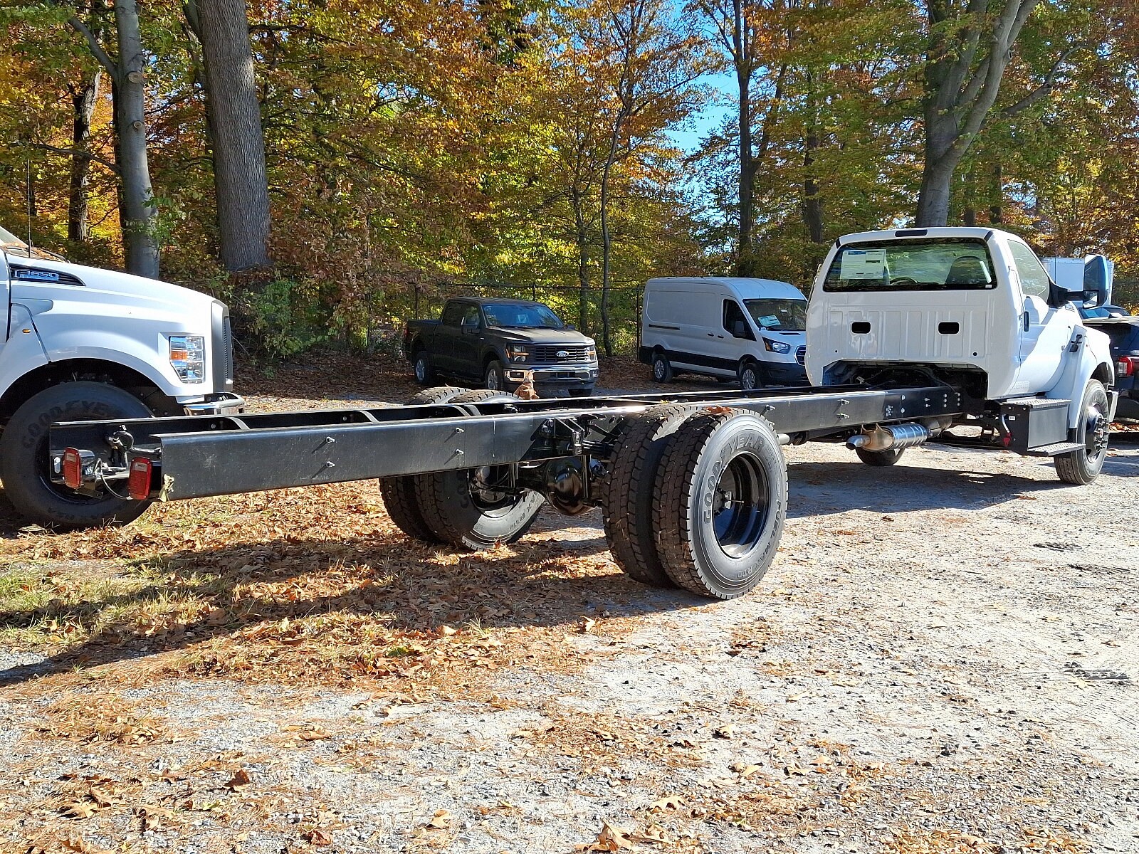 2025 Ford F-650 Base photo 4