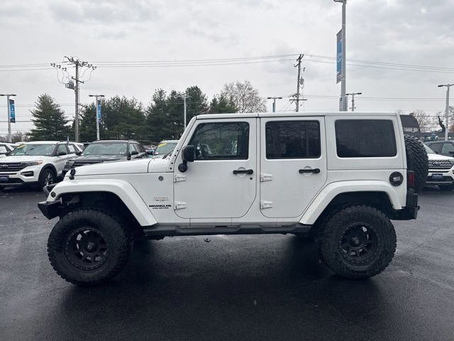 2013 Jeep Wrangler Unlimited Sahara photo 4