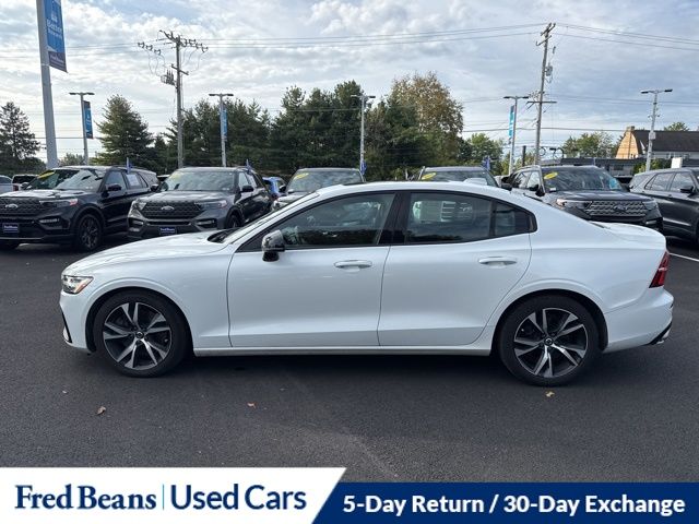 2019 Volvo S60 T6 R-Design photo 4