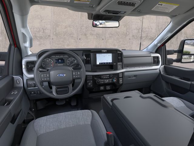 2025 Ford F-550 Super Duty Chassis Cab XLT - Photo 9