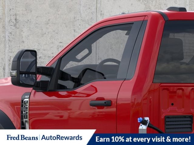 2025 Ford F-550 Super Duty Chassis Cab XLT - Photo 26