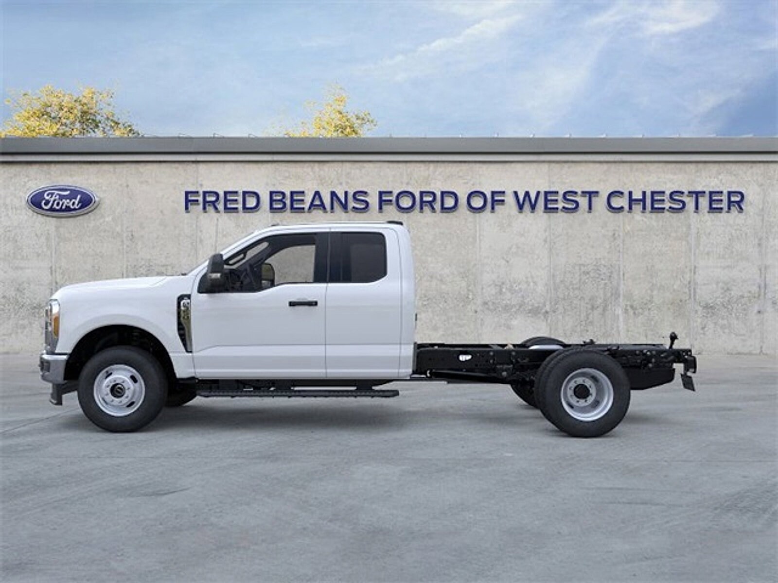 2025 Ford F-350 XL photo 3