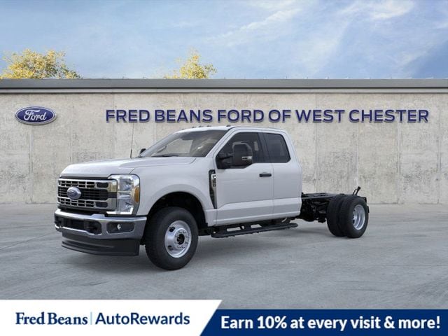 2026 Ford F-350 Super Duty Chassis Cab XL's photo