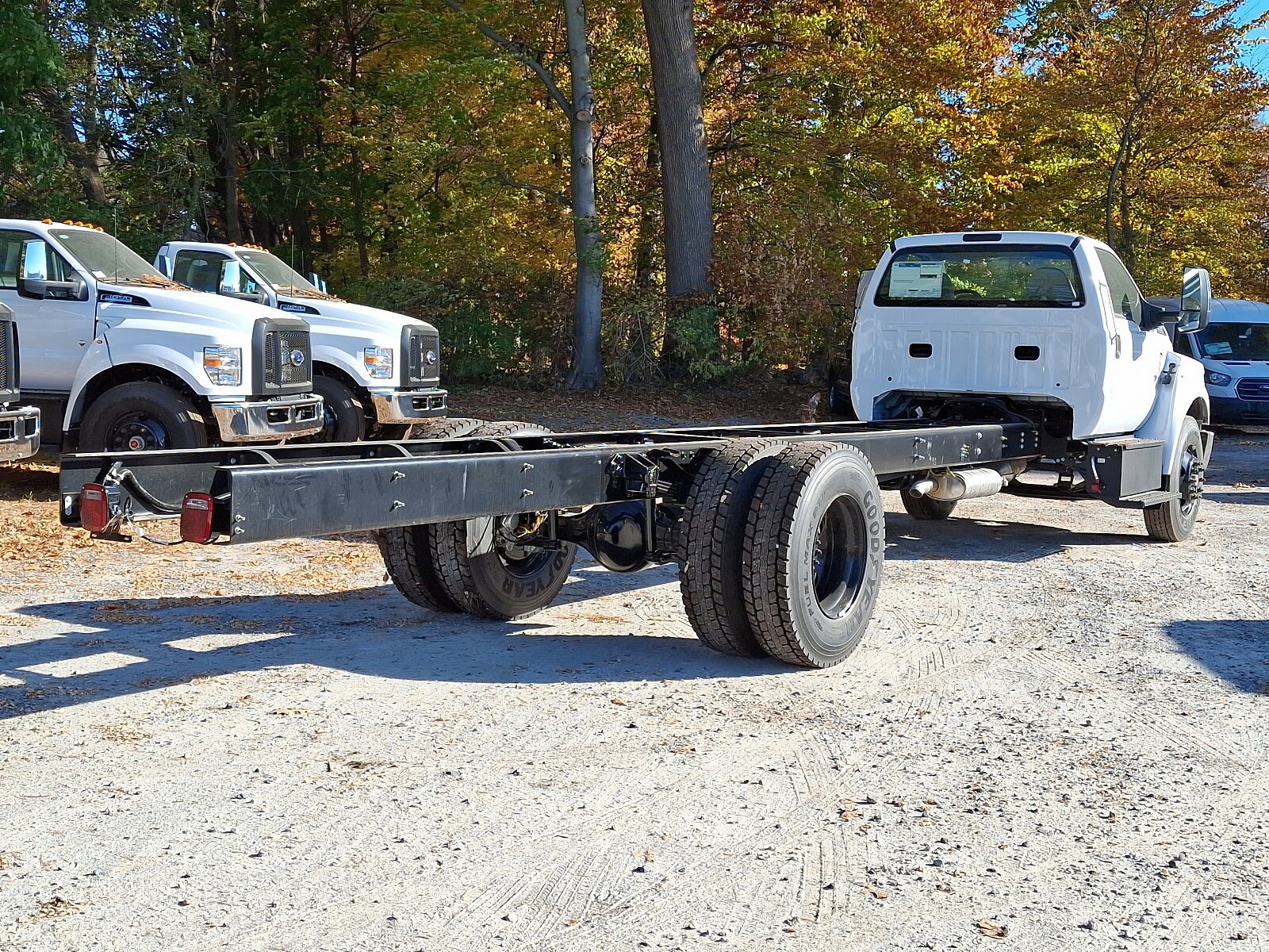 2025 Ford F-650 Base photo 4