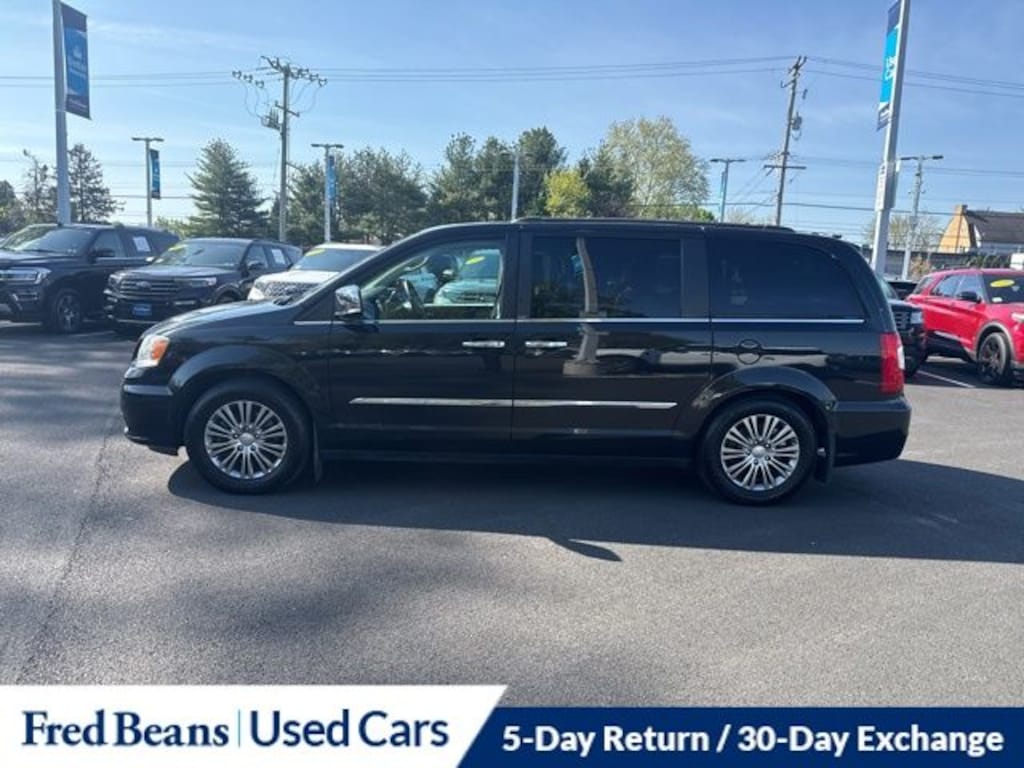 Used 2014 Chrysler Town & Country Touring-L Van
