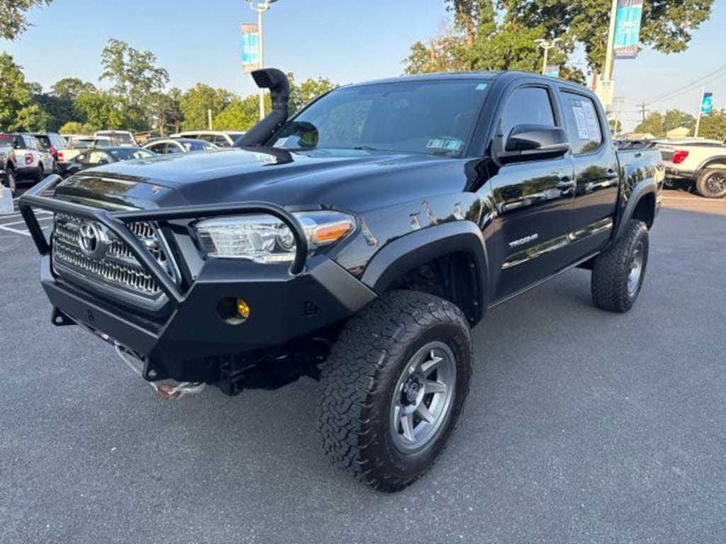 Used 2017 Toyota Tacoma TRD Off-Road Truck Double Cab