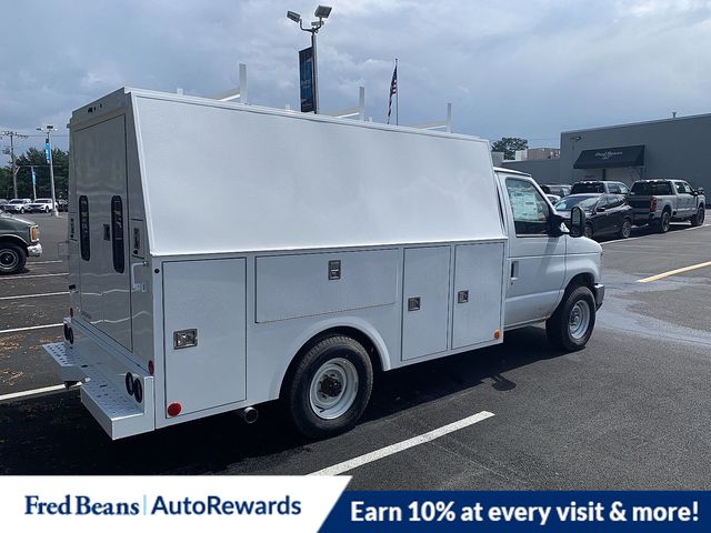 2025 Ford E-350 Base photo 4