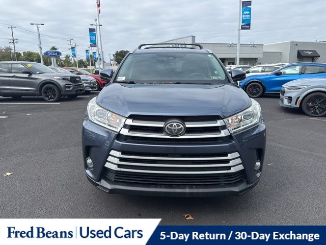 2017 Toyota Highlander XLE photo 2