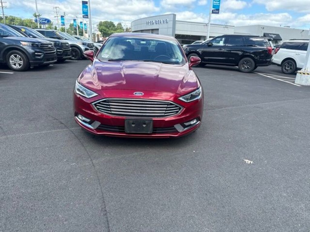 Used 2017 Ford Fusion SE Sedan