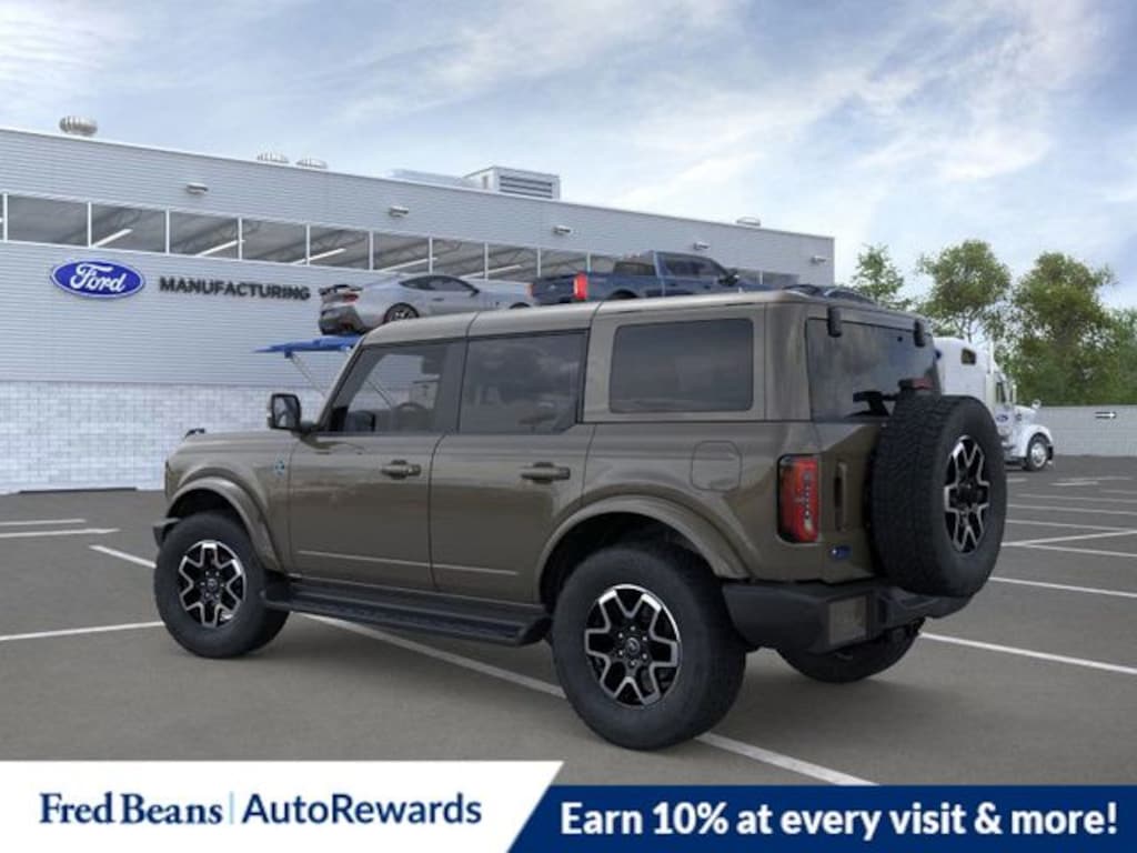 New 2025 Ford Bronco Outer Banks SUV