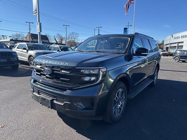 2025 Ford Expedition MAX photo 2