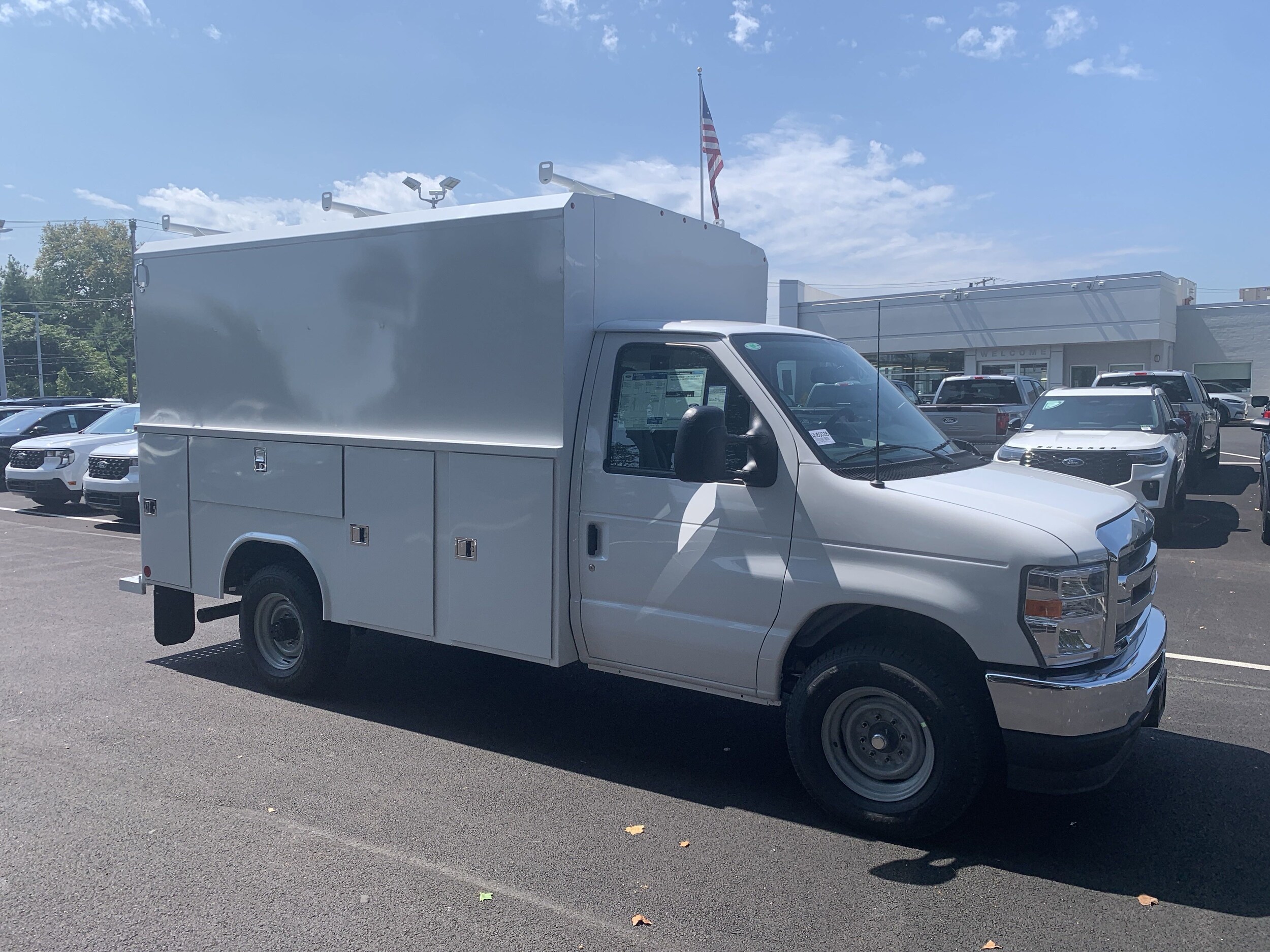 2026 Ford E-350 Base photo 2
