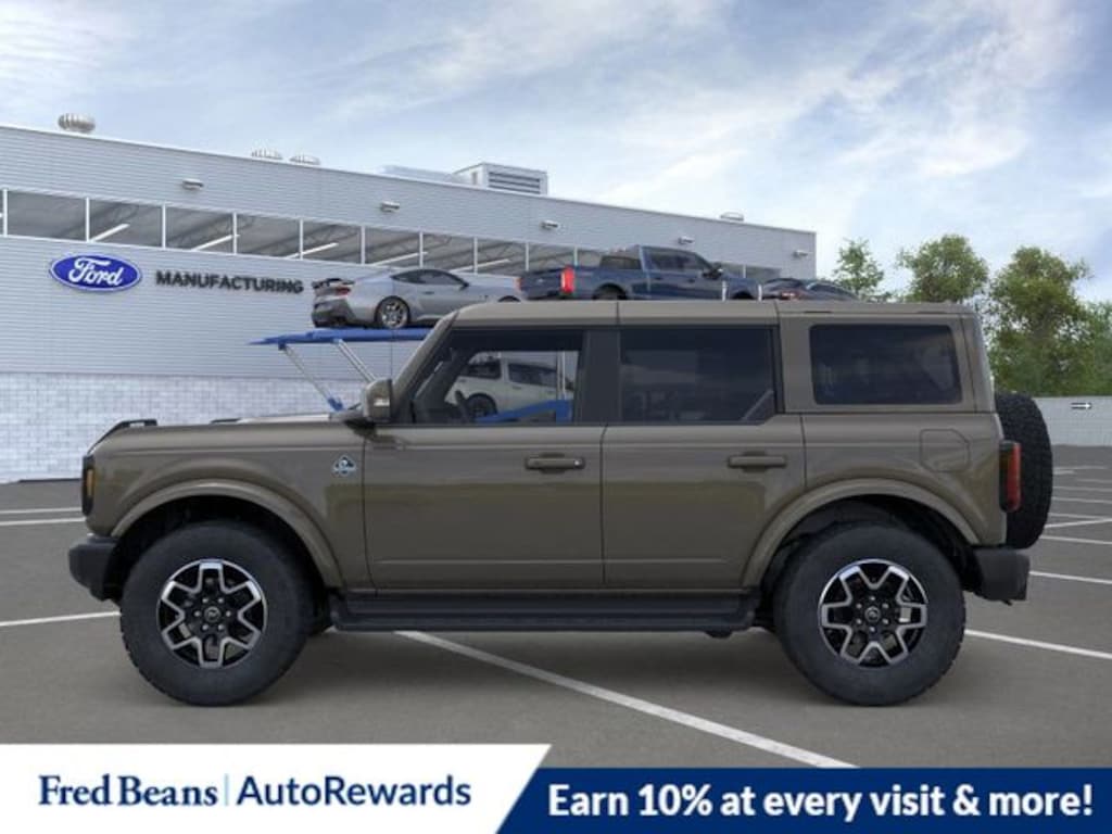 New 2025 Ford Bronco Outer Banks SUV