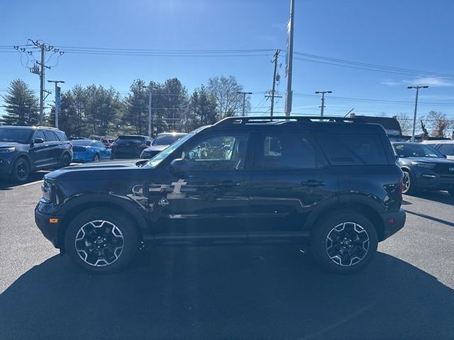 2025 Ford Bronco Sport Outer Banks photo 3