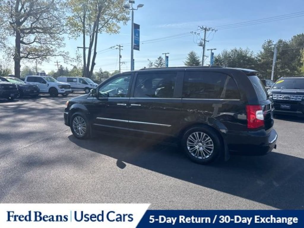 Used 2014 Chrysler Town & Country Touring-L Van
