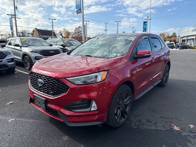 2022 Ford Edge ST photo 3