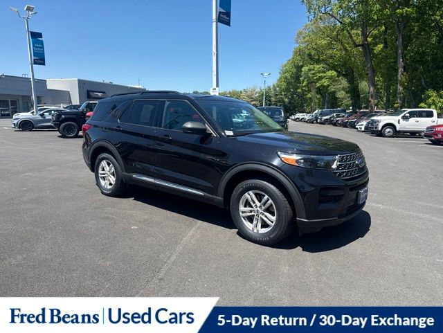 2022 Ford Explorer XLT 4WD's photo