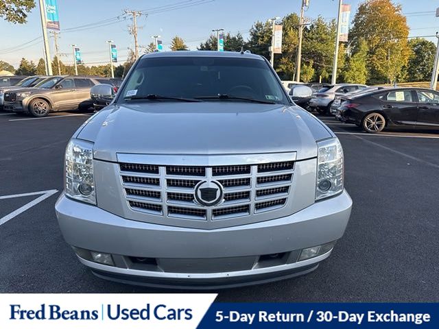 2011 Cadillac Escalade ESV Luxury photo 2