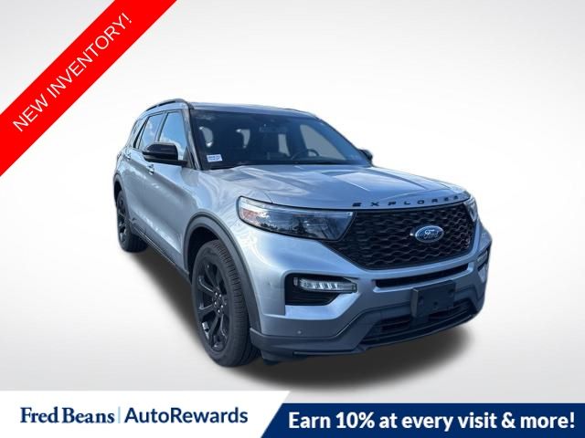 2023 Ford Explorer ST's photo