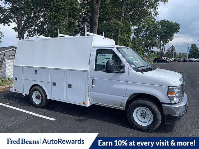 2025 Ford E-350 Base photo 3