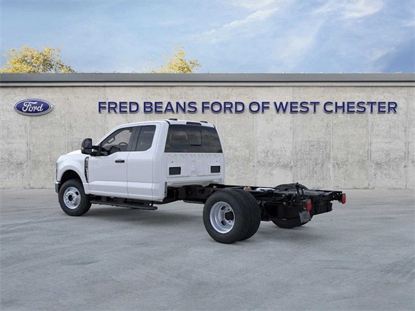 2025 Ford F-350 XL photo 4