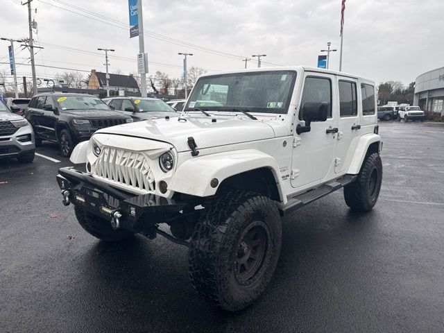 2013 Jeep Wrangler Unlimited Sahara photo 3