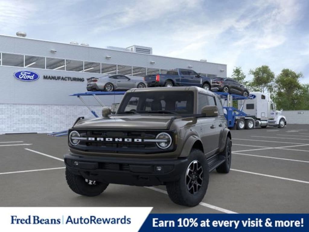 New 2025 Ford Bronco Outer Banks SUV