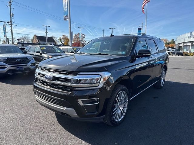 2022 Ford Expedition MAX Limited photo 3