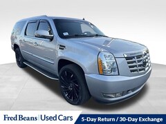 2011 CADILLAC Escalade ESV Luxury SUV