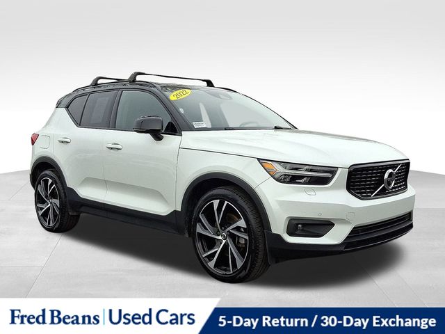 2022 Volvo XC40 R-Design's photo