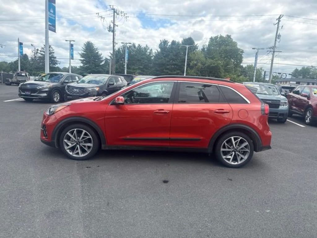 Certified 2022 Kia Niro Touring SUV