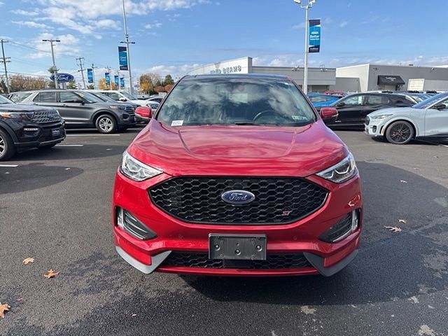 2022 Ford Edge ST photo 2