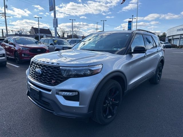 2023 Ford Explorer ST photo 3