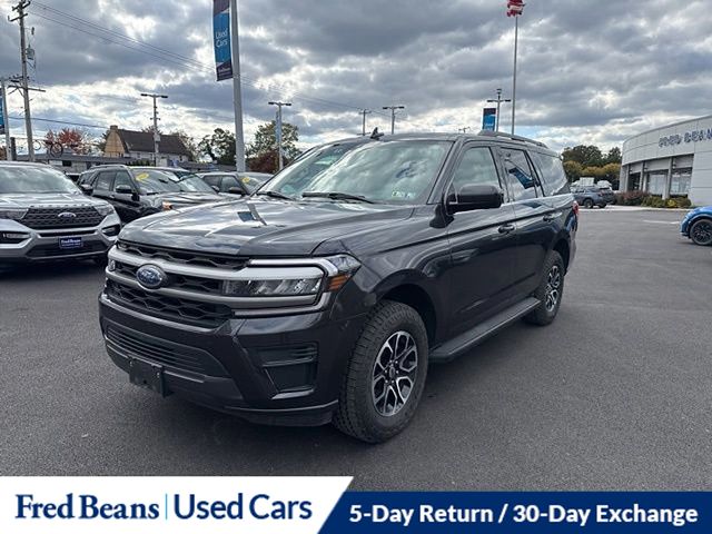 2024 Ford Expedition XLT photo 2
