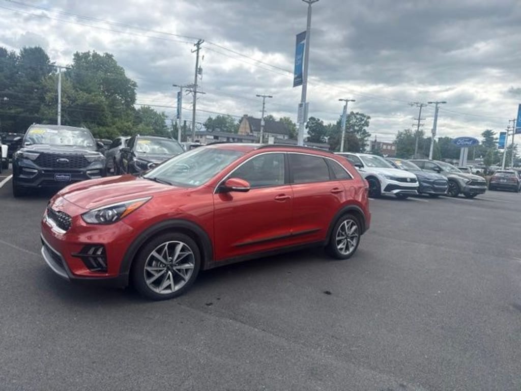 Certified 2022 Kia Niro Touring SUV