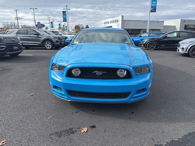 2013 Ford Mustang GT photo 2