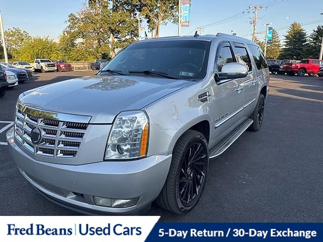 2011 Cadillac Escalade ESV Luxury photo 2