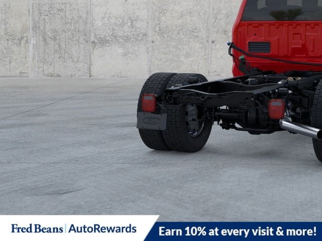 2025 Ford F-550 Super Duty Chassis Cab XLT - Photo 27