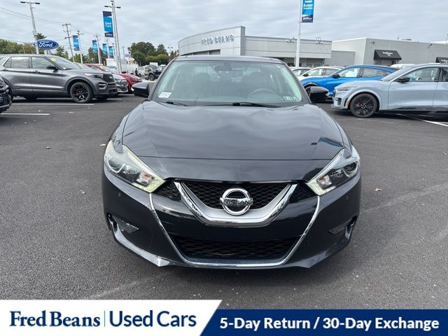 2017 Nissan Maxima Platinum photo 2