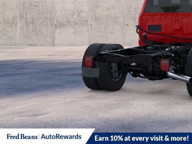 2025 Ford F-550 Super Duty Chassis Cab XLT - Photo 27