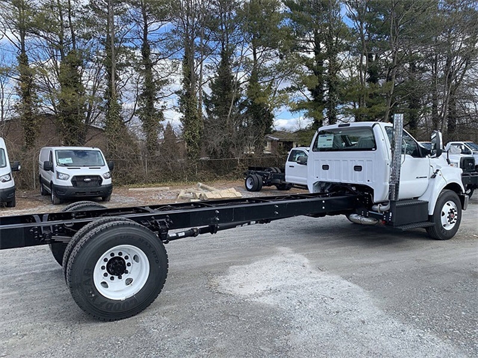 2026 Ford F-650 Base photo 4