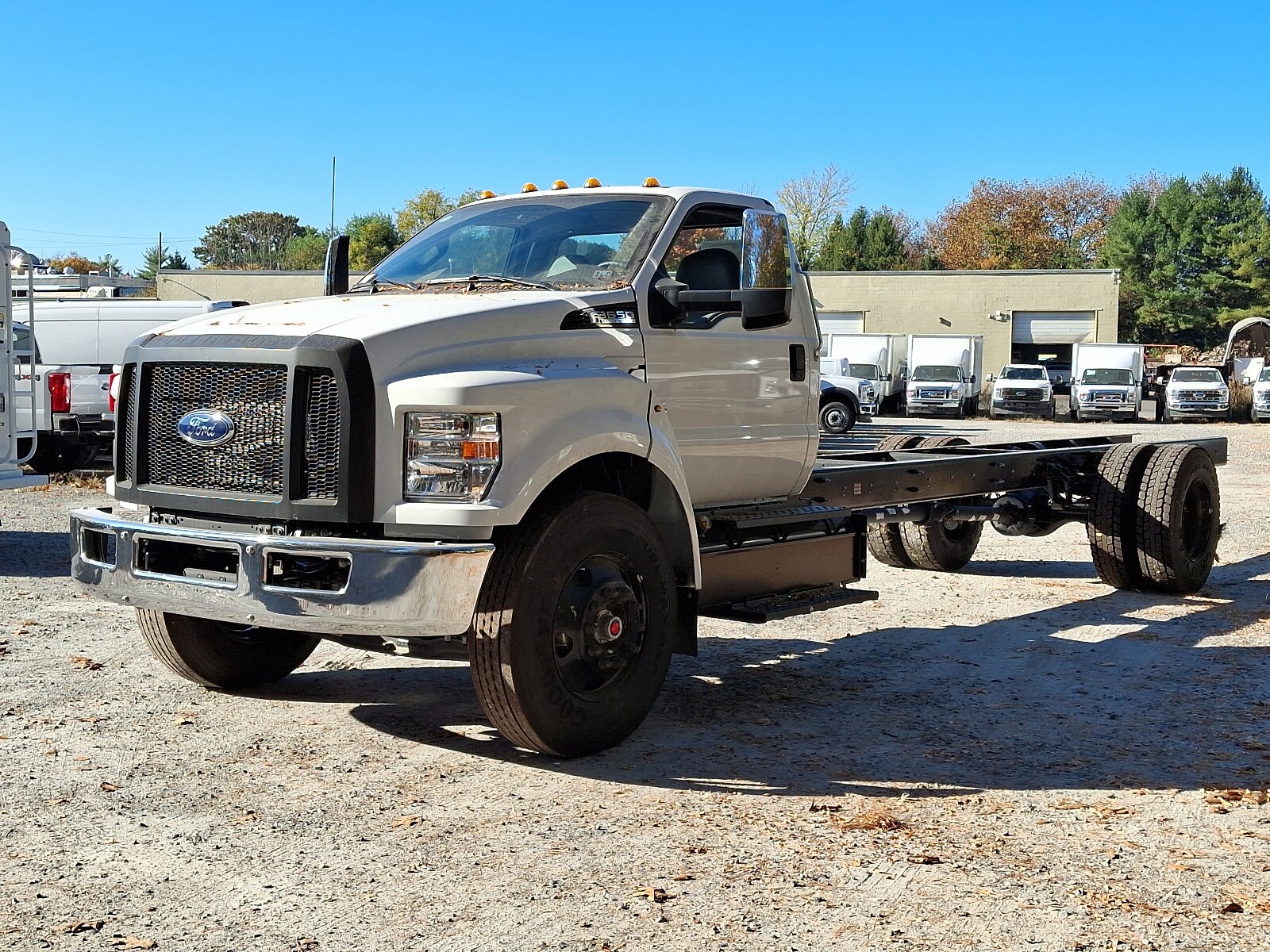 2025 Ford F-650 Base photo 2