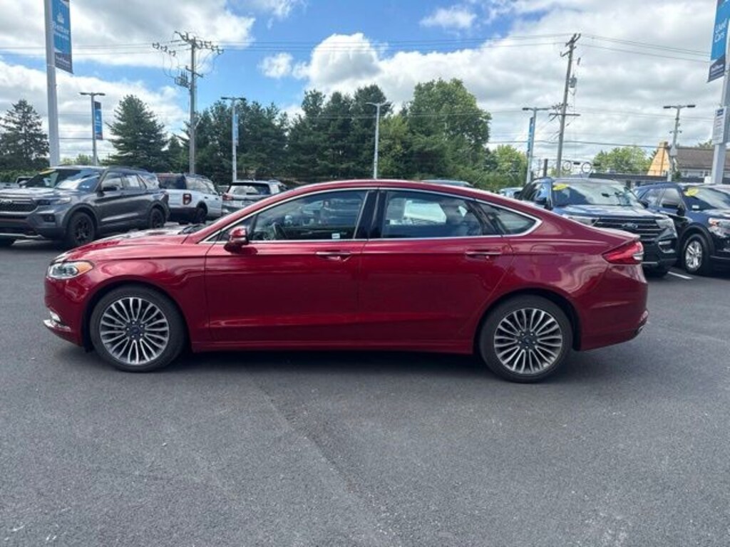 Used 2017 Ford Fusion SE Sedan