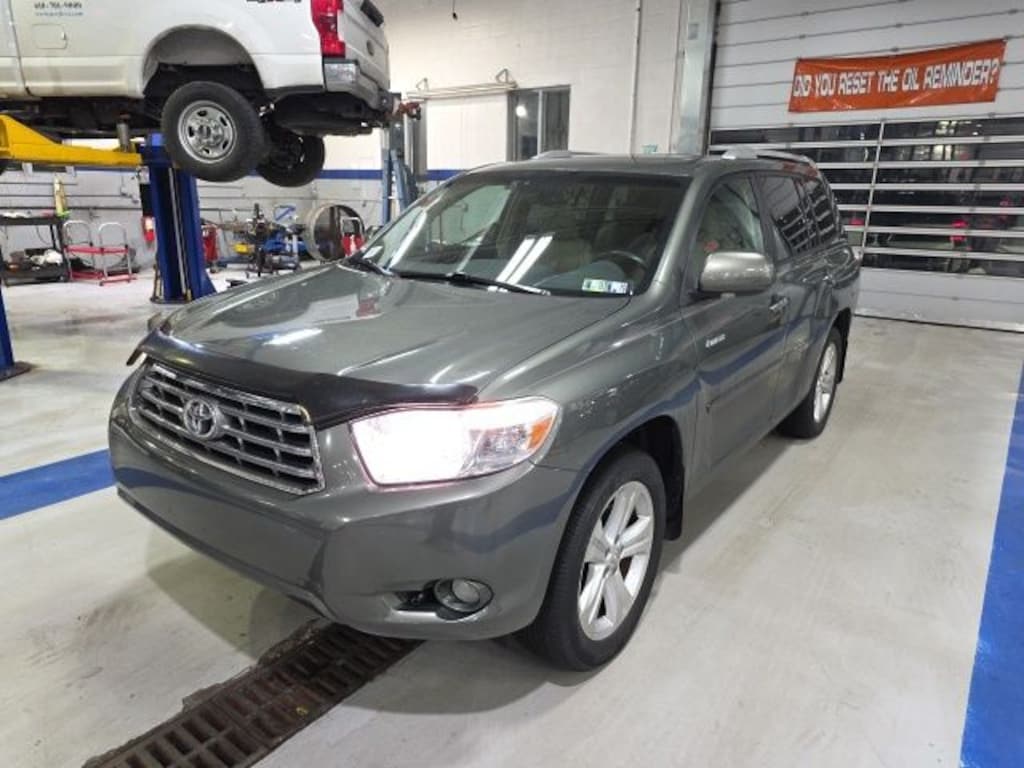 Used 2010 Toyota Highlander Limited SUV