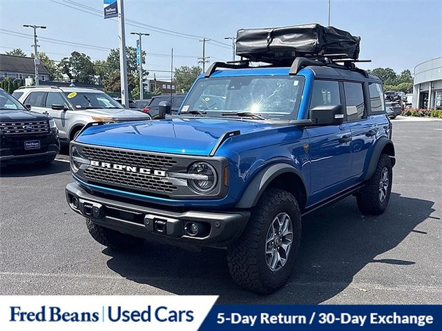 2023 Ford Bronco Badlands photo 2