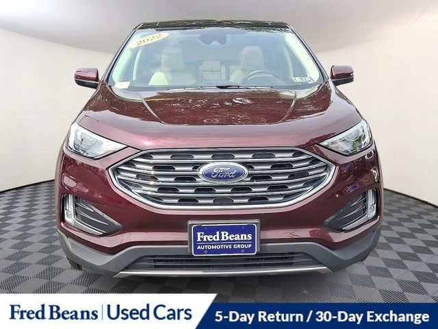 2022 Ford Edge SEL photo 2