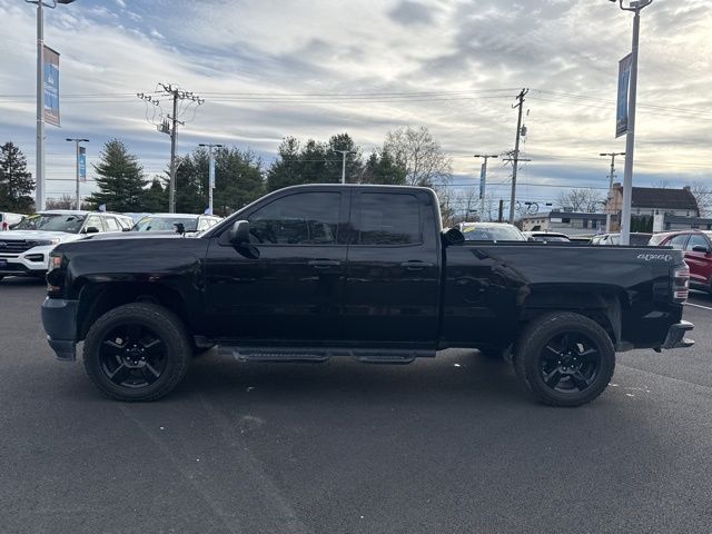 2017 Chevrolet Silverado 1500 photo 3