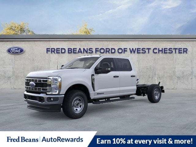 2025 Ford F-350 Super Duty Chassis Cab XL's photo