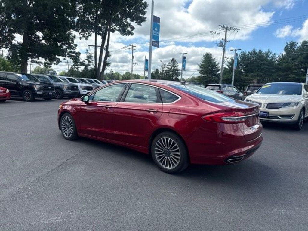 Used 2017 Ford Fusion SE Sedan